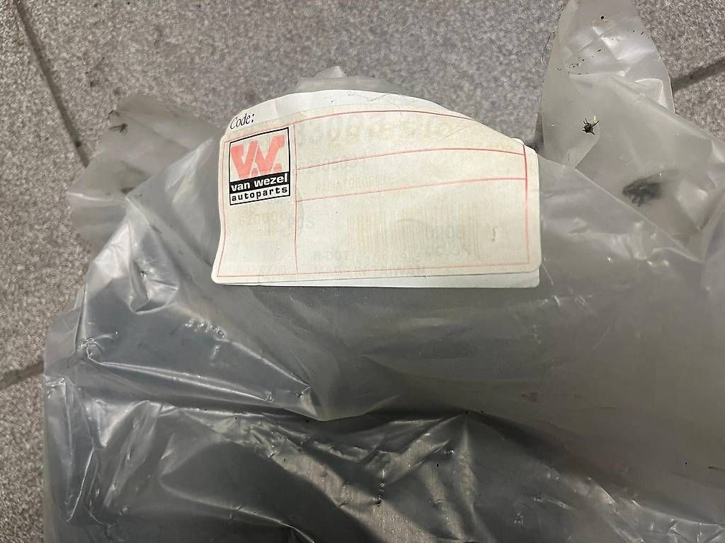 Tutti i ricambio: Kühlergrill IVECO Daily Neu & Originalverpackt   – Usato da Mauren venduto da lotus_46 3
