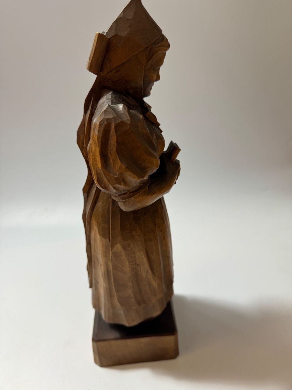 Skulpturen & Statuen: Brienzer Schnitzerei      Bäuerin 35 cm           /O O5# – Gebraucht aus Grenchen von swiss.antiques 4
