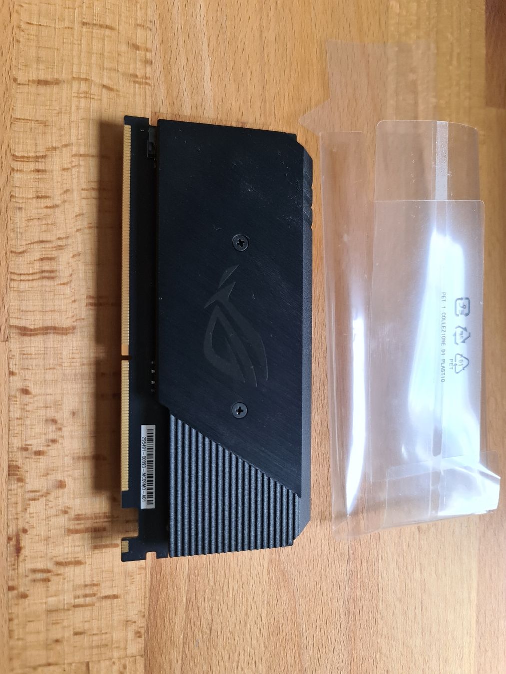 Schede di memoria: ROG DIMM.2 HS GEN4 V3 ERWEITERUNG SSD – Nuovo e nell'imballaggio originale da Neuenegg venduto da Auftuttiguenstiger