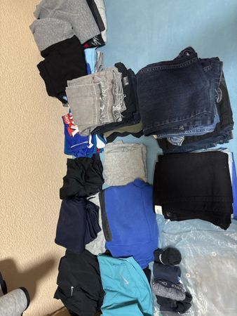 Vêtements mixtes homme lot ensemble diverses tailles bon éta