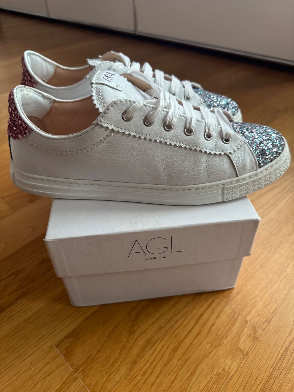 AGL Scarpe da donna: AGL Sneakers Grösse 39.5 – Usato da Zürich venduto da froschchen79 1