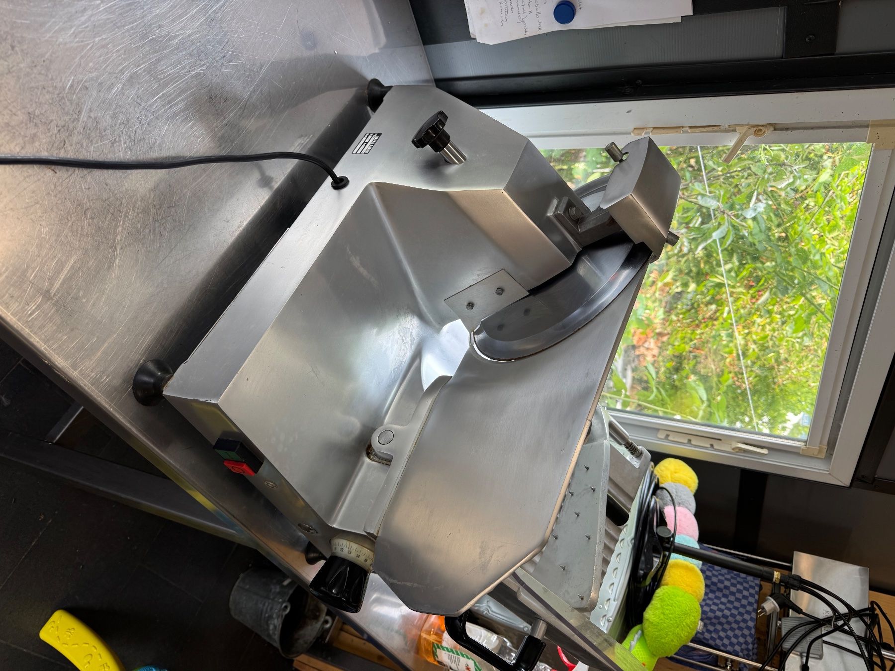 Appareils de cuisine: Aufschnittmaschine – D'occasion à Widnau par tgossi 1