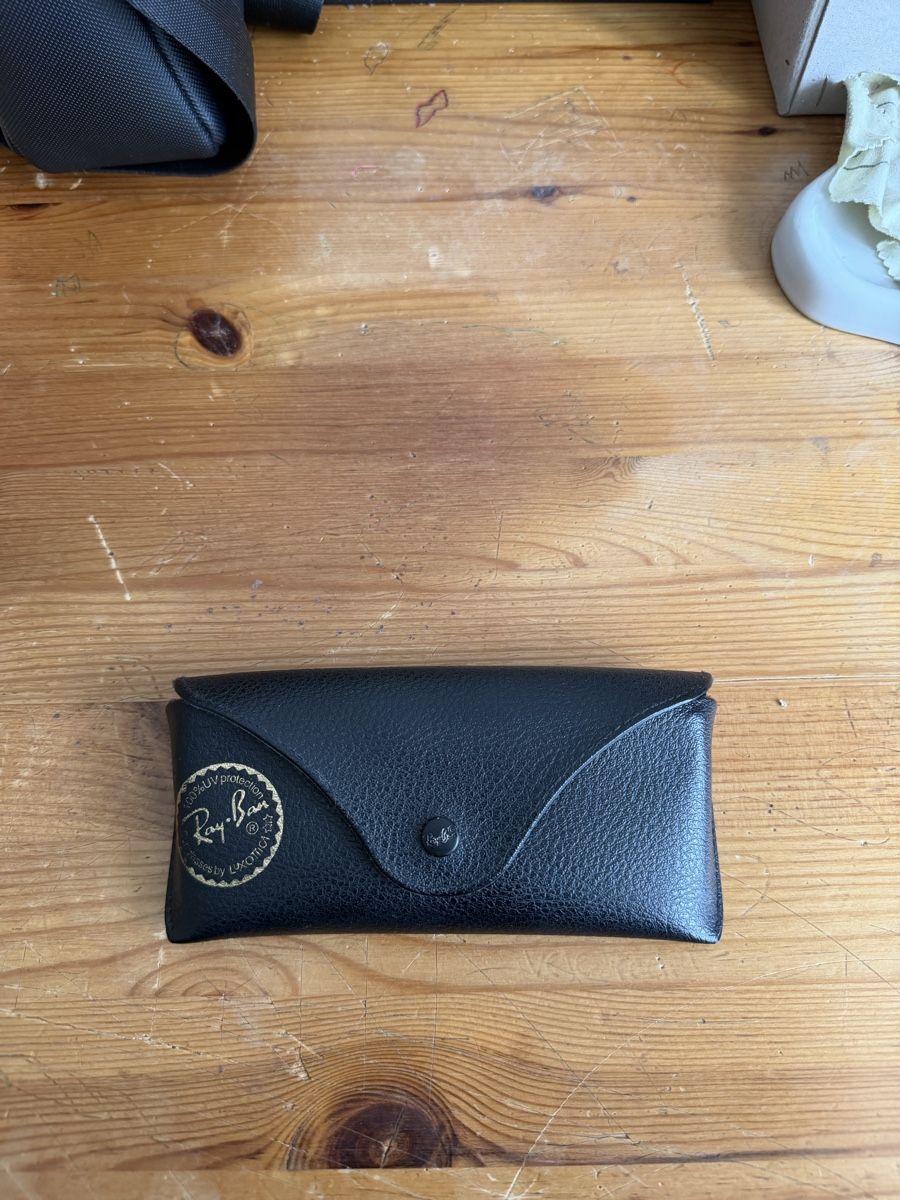 Ray-Ban Occhiali & Lenti: Étui pour lunette Ray-Ban – Usato da La Chaux-de-Fonds venduto da mih_t8qk