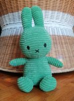 Miffy Hase grün Plüschtier 23cm Kordsamt