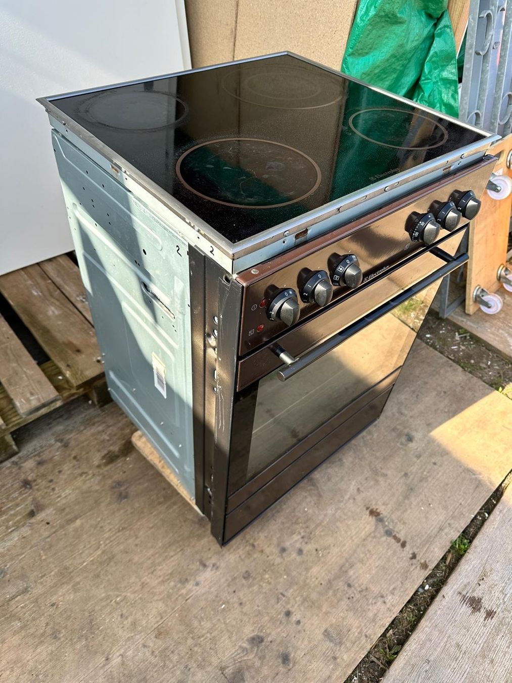 Electrolux Backöfen: Backofen mit Glaskeramik ELECTROLUX – Gebraucht aus Spreitenbach von Space_X
