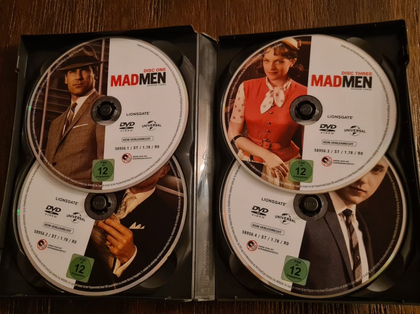 Tutti i DVDs: Mad Men Staffel 3 (H) – Nuovo (secondo la descrizione) da Oberkirch LU venduto da ThE_CoLLecTor666 2