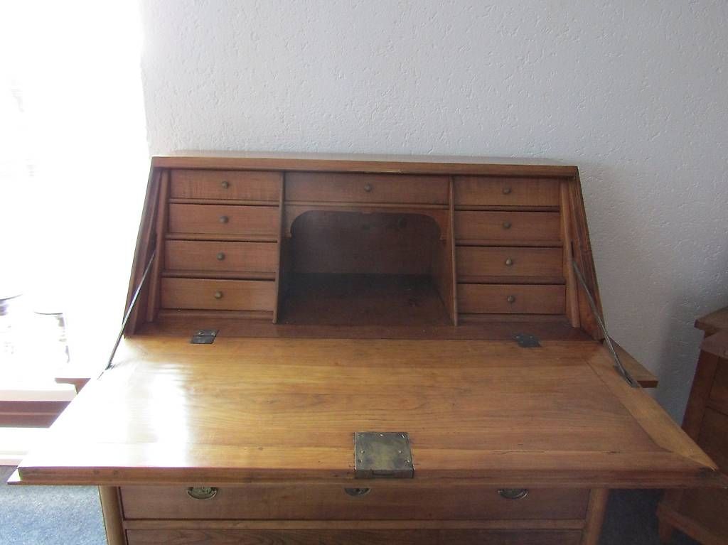 Schreibtische: Sekretär Biedermeier, Kirschbaum - antik – Gebraucht aus Herzogenbuchsee von Winigo 2