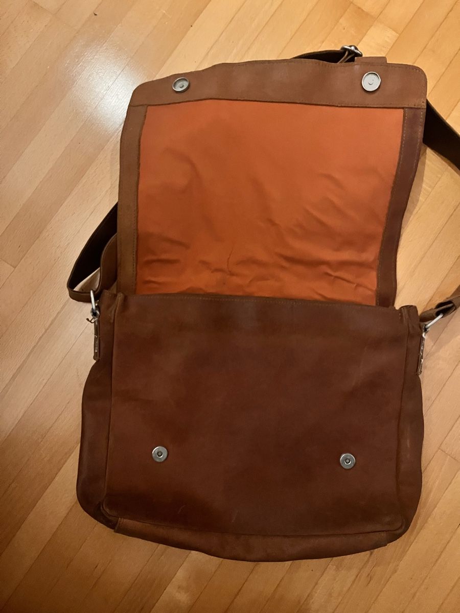 Altro in  Abbigliamento & Accessori: Borsa a tracolla in pelle – Usato da Bellinzona venduto da ali_nl98 1