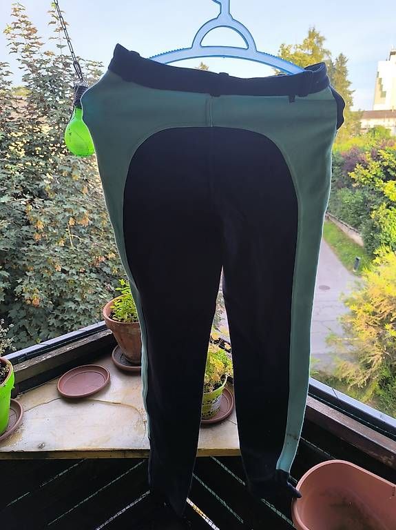 Pantaloni: Pantalon équitation fille 8ans  – Usato da Estavayer-le-Lac venduto da cht_55s8 2
