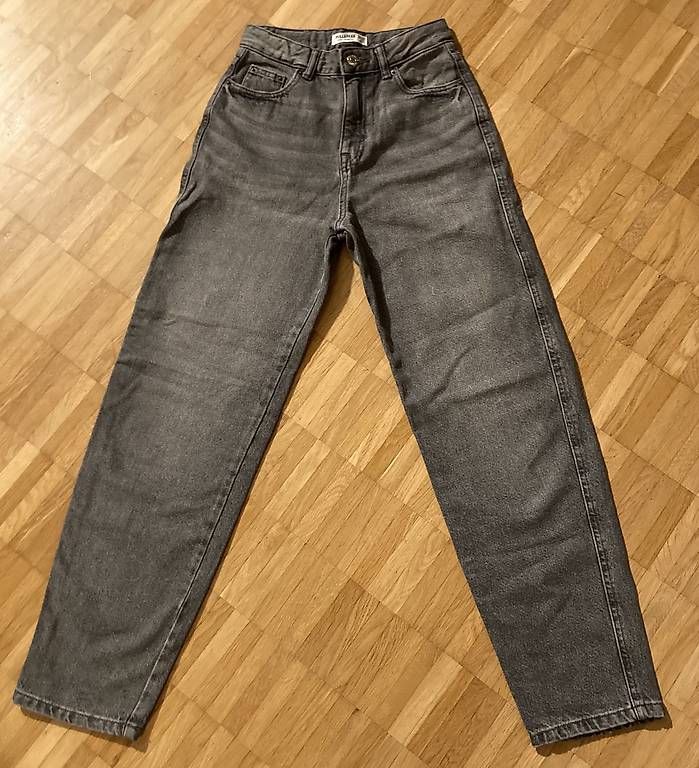 Pull&Bear Pantaloni: Pull&Bear Jeans grau Balloon Gr 158 – Nuovo (secondo la descrizione) da Fislisbach venduto da MichaHa