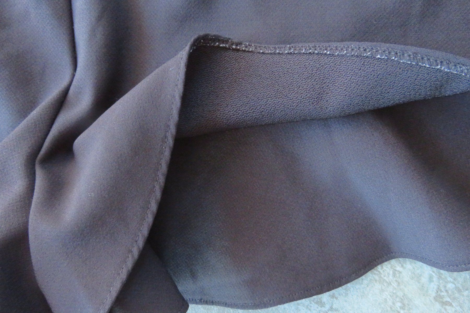 Zara Pantaloni: ZARA Polyestershorts Grösse M – Nuovo (secondo la descrizione) da Wil ZH venduto da Tamagy 1