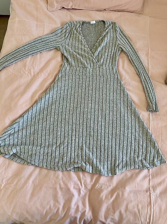 Vestiti: Robe fluide M  très peu portée  coupe flatteuse – Usato da Bramois venduto da Inarretable.co