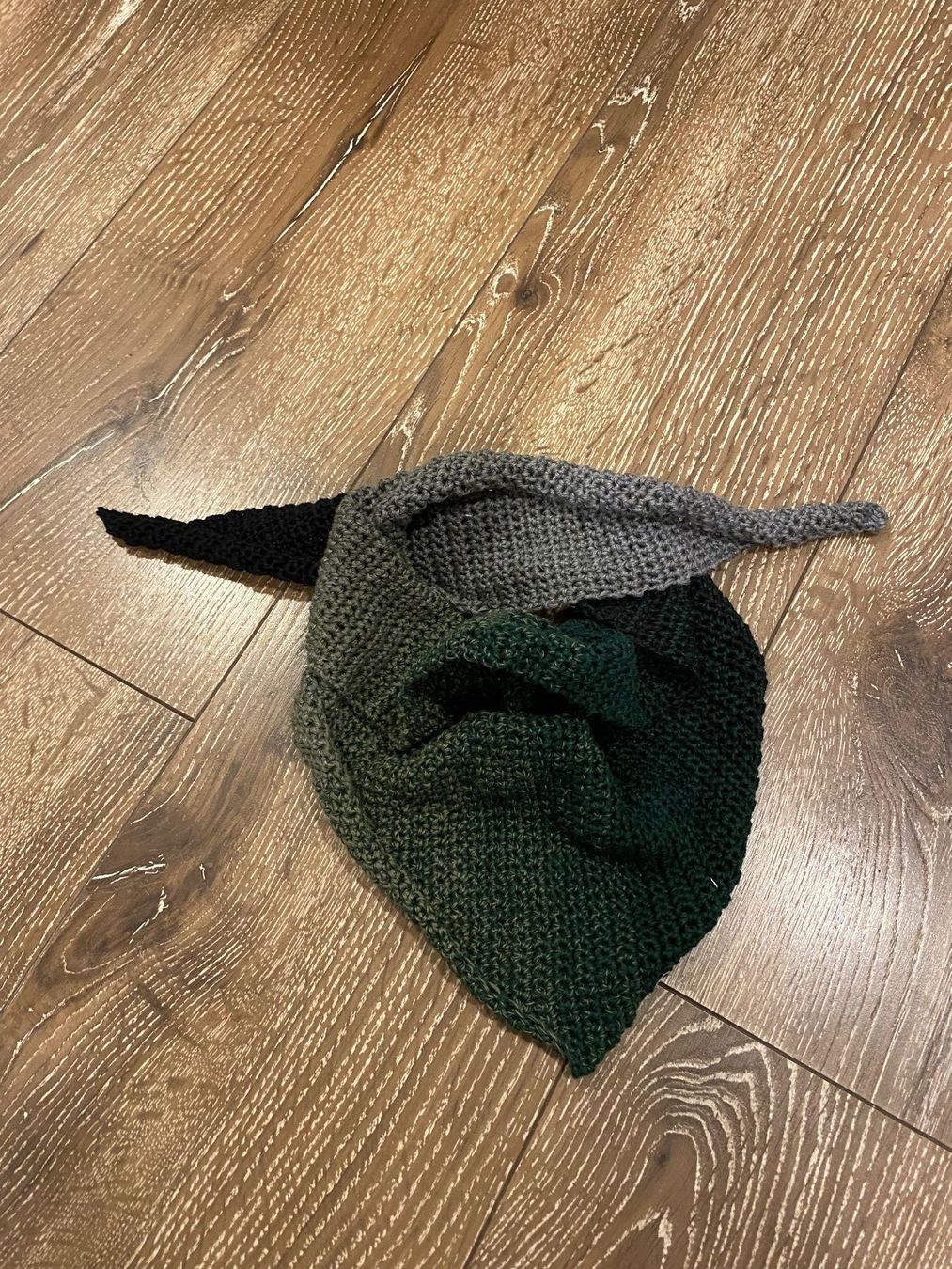 Altro abbigliamento per bambino: Dreiecksschal Handmade – Nuovo (secondo la descrizione) da St. Niklaus VS venduto da Wallis4ever