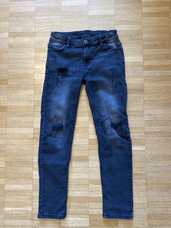 Stylische Jeans Grösse 128 von Nakutavake