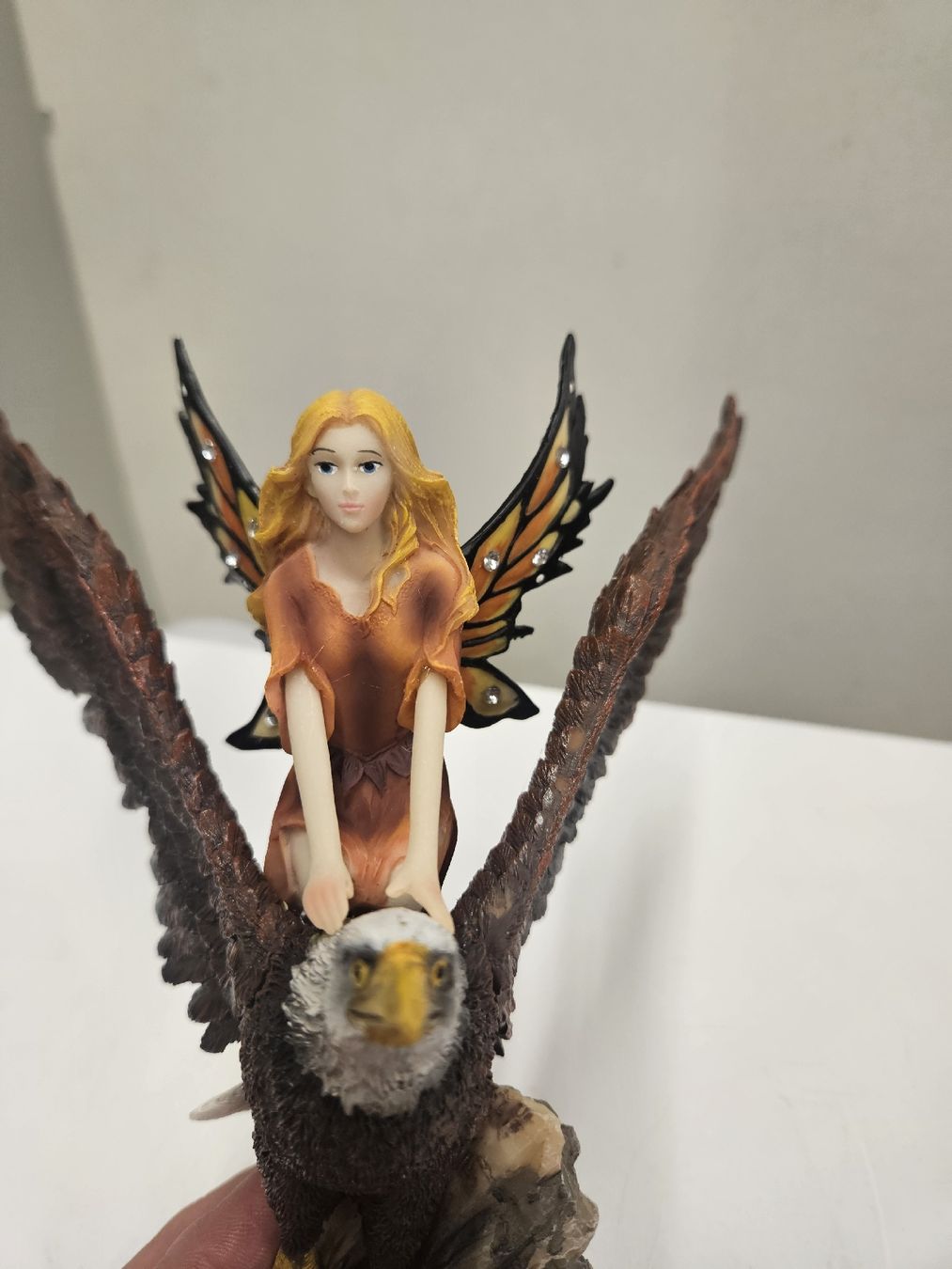 Statuette: Fee auf Weisskopfseeadler Neu  – Nuovo e nell'imballaggio originale da Dielsdorf venduto da Kenan997 2