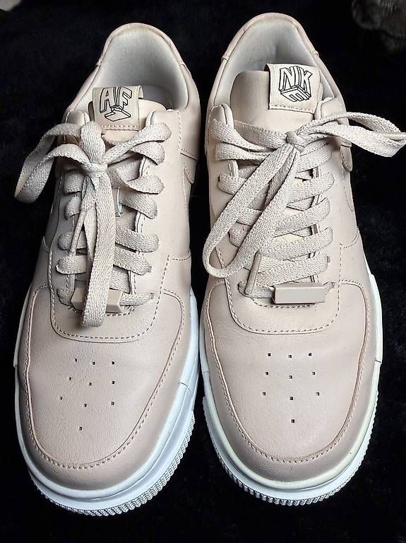 Nike Damenschuhe: Air Force 1 Gr.40 – Gebraucht aus Interlaken von saanduusch 1