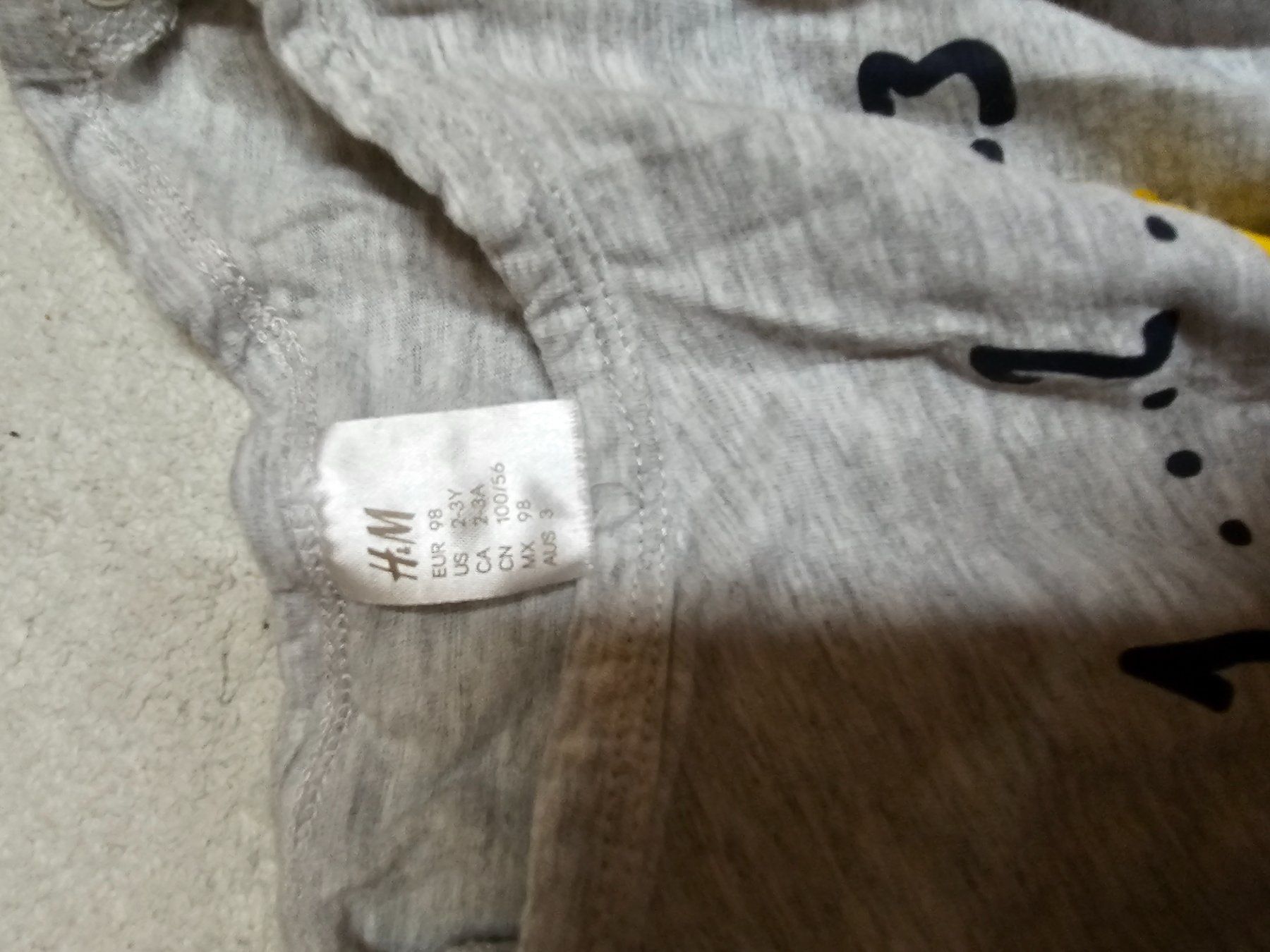 Kleiderpakete & -sets: H&M Top Shorts Set 98 – Gebraucht aus Berg TG von lisboa.sky 2