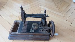 Antike Nähmaschine, Deko-Objekt, Sammlerstück, Rarität