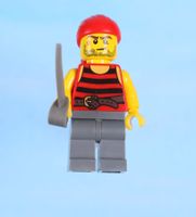 LEGO Minifigur Pirate 3 - Black and Red Stripes, Blue Legs,