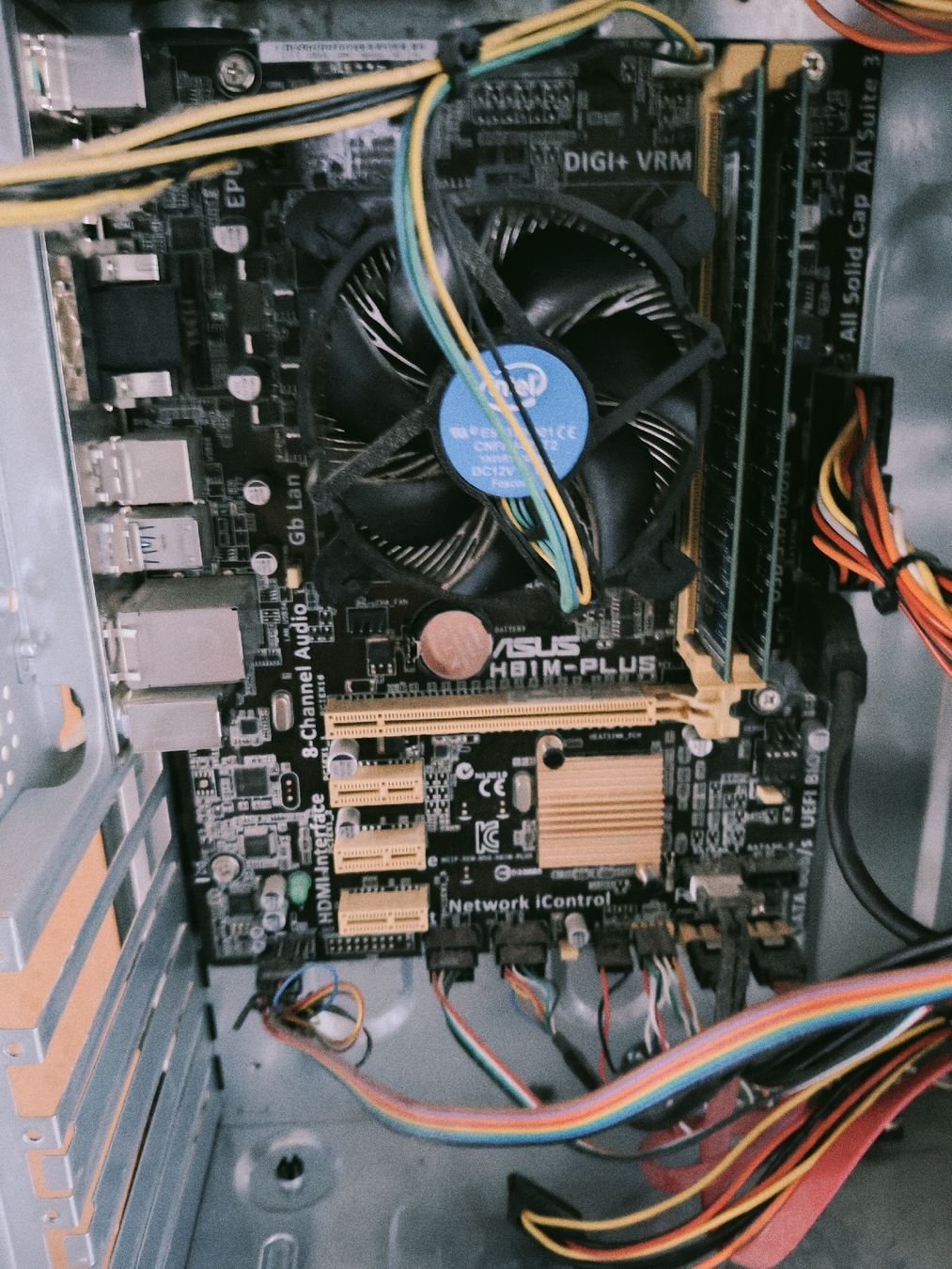 Asus Mainboards: Carte mère H81 + i3 4e – Gebraucht aus La Chaux-de-Fonds von Honit