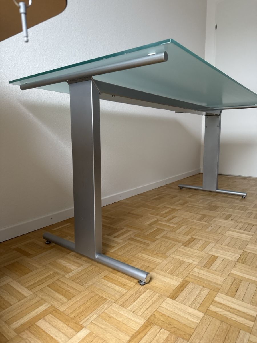 Tische: Tisch mit Glas Platte – Gebraucht aus Wettingen von Redarrow 2