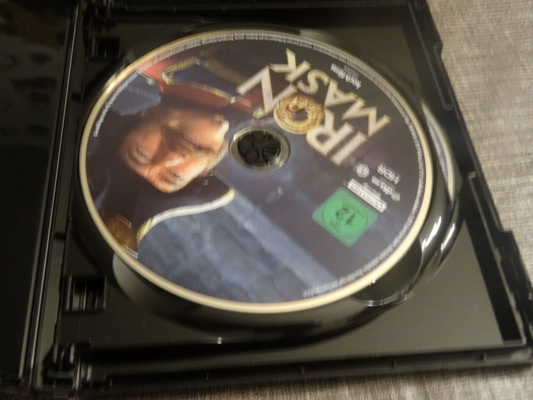 Tutti i DVDs: Iron Mask 4K ULTRA UHD Blu-ray – Usato da Olten venduto da Disc-Verkauf 1