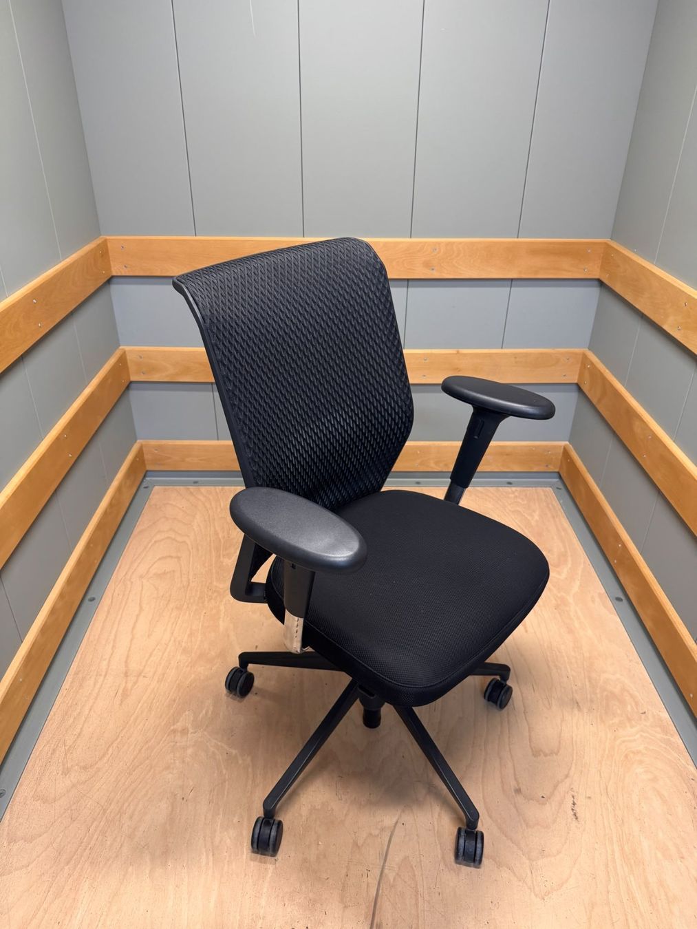 Vitra Sedie: Vitra ID Mesh Bürostuhl – Usato da Emmen venduto da Edi13 1