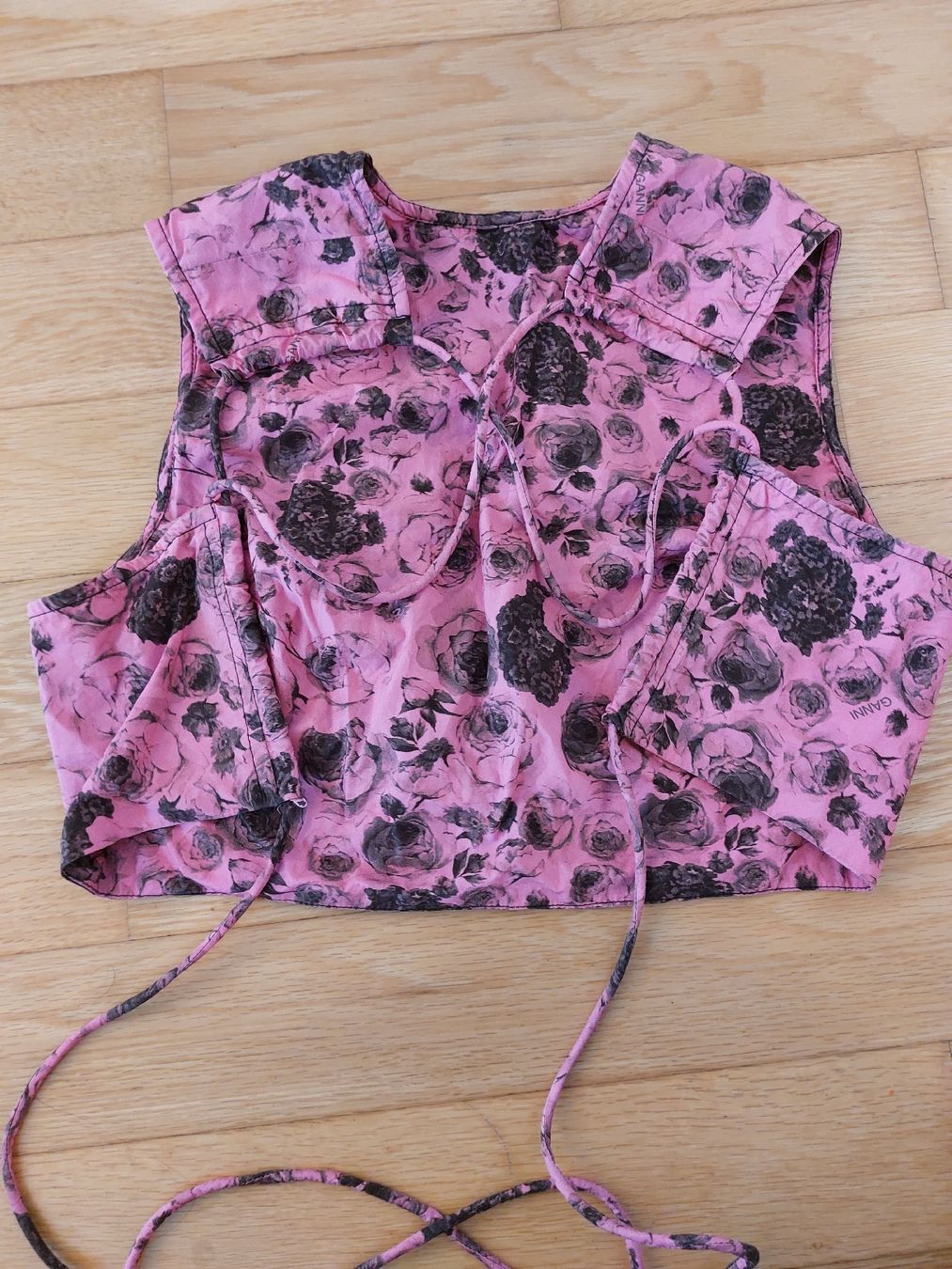 Ganni Top: crop top Ganni – Usato da Fribourg venduto da charlottej02 1