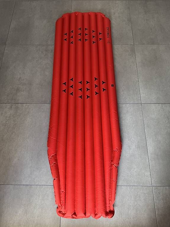 Materassi: 2 MATELAS GONFLABLE DE TREKKING MT500 – Usato da Montmollin venduto da man_bj8s 1