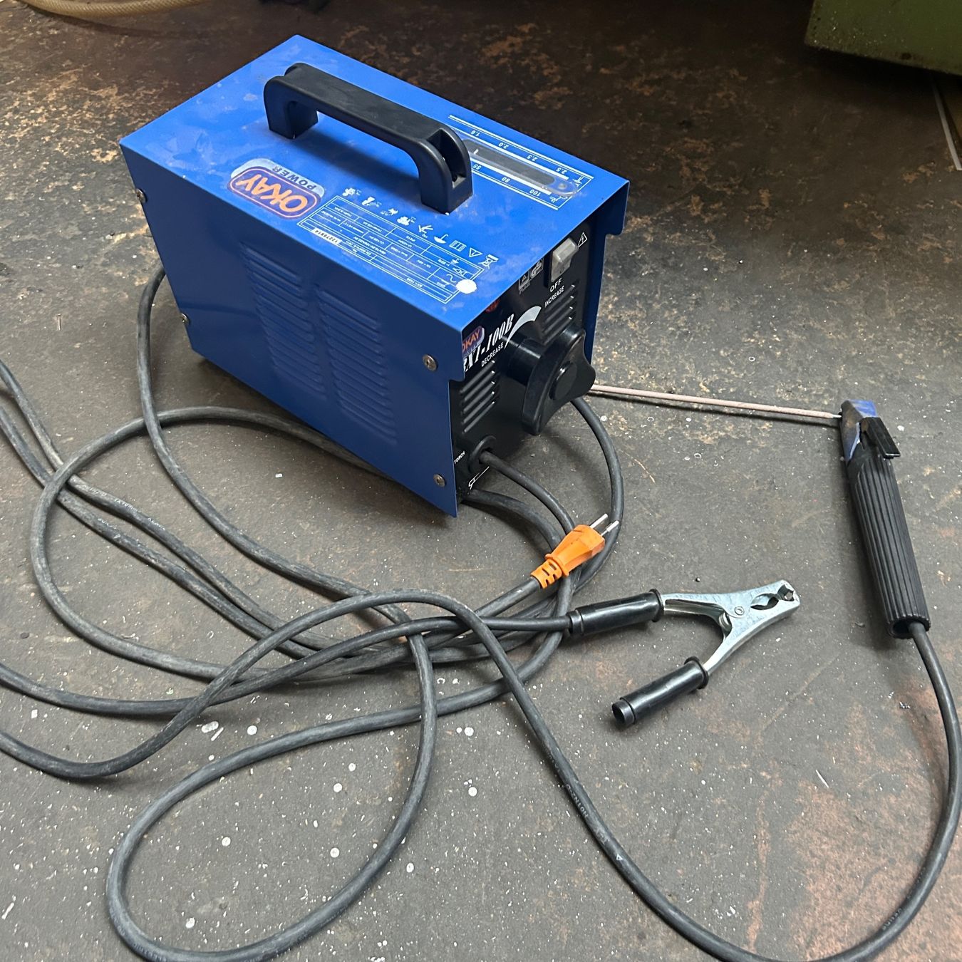 Saldatori: Kleines Elektrodenschweissgerät 230V – Usato da Untersiggenthal venduto da sinamoll