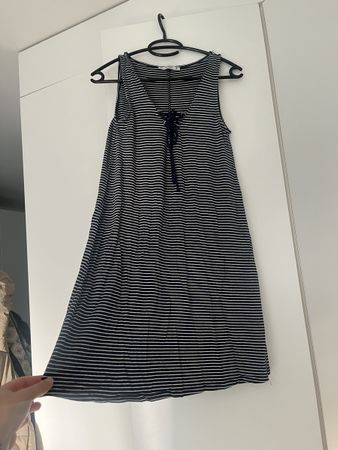 Pull&Bear Kleid, Gr. S, gestreift, perfekt für Sommer!
