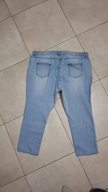 Jeans: Jeans femme taille 54 – Usato da Essertes venduto da ast_mk5t 2