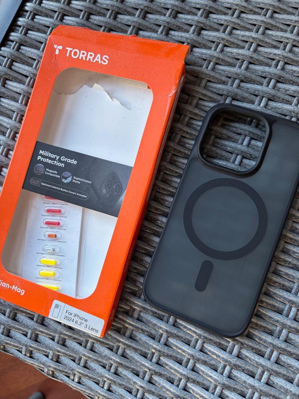 Cover & Protezioni schermo: iPhone 16 Pro Hülle / Cover / Case - Torras – Usato da Thalwil venduto da LeCh1ffre 3