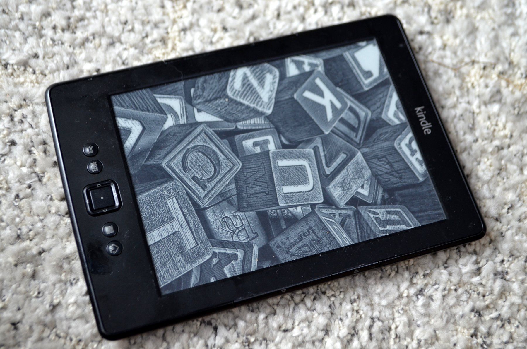 Amazon Tablet PC: eReader eBook Kindle D01100 WiFi 4.Gen. – Usato da Collonges venduto da arashee 1