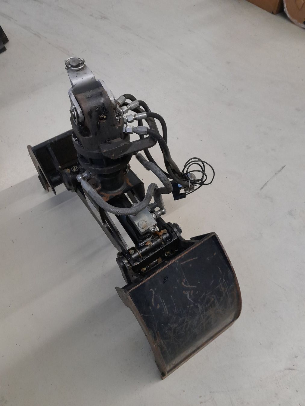 Pinze: Occ. Universalgreifer mit Rotor – Usato da Haslen AI venduto da Wildtech 1