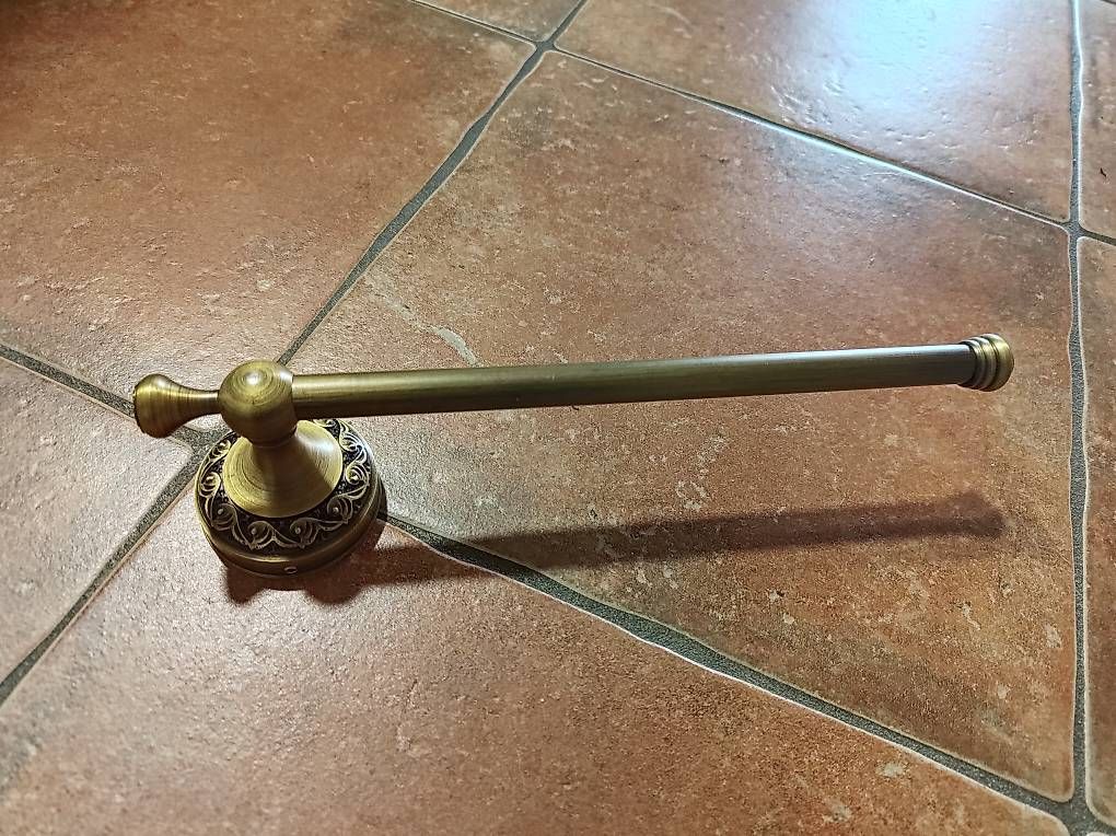 Supporti a parete: Accessoires pour la salle de bain – Usato da Arconciel venduto da gab_cjb2 2