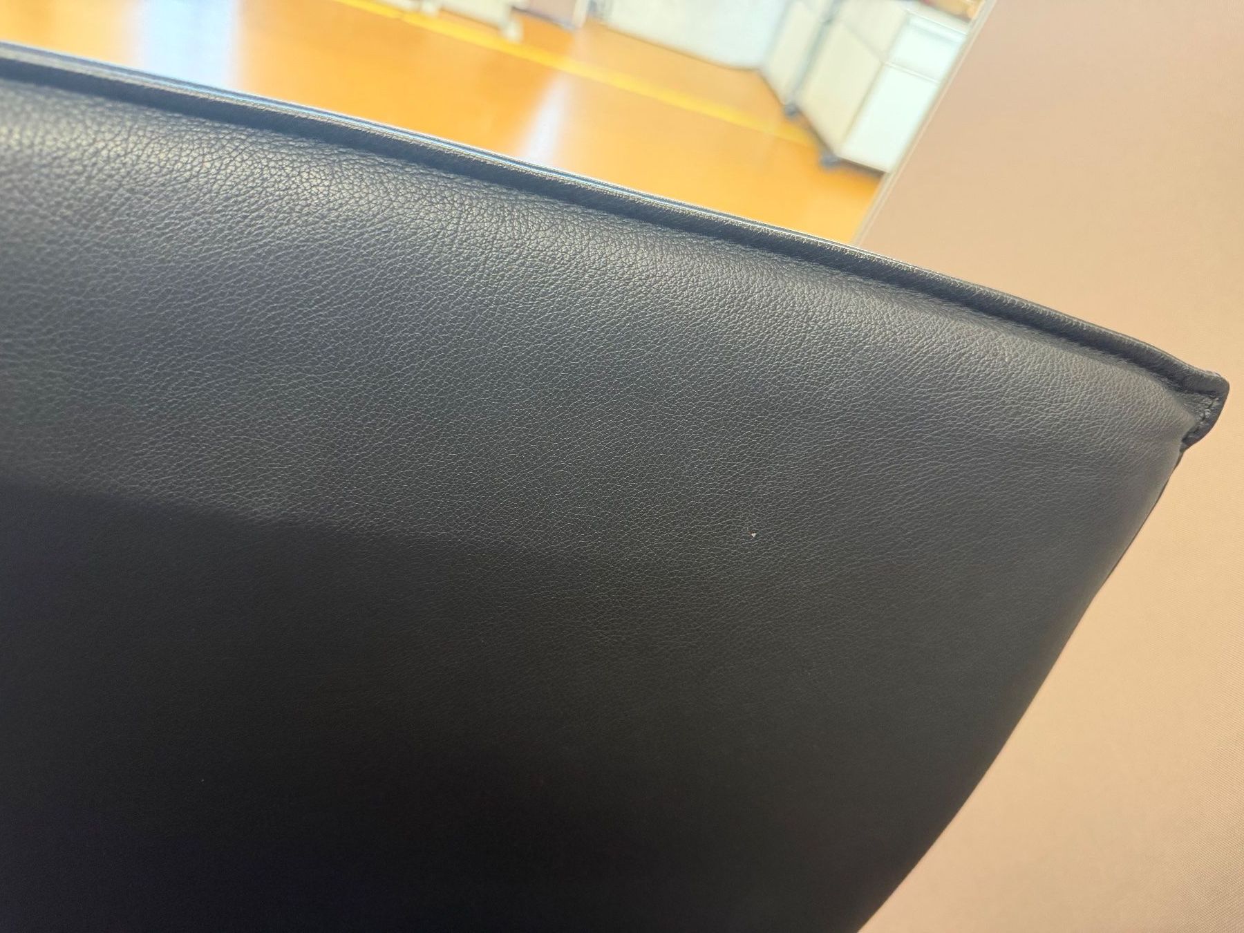 Chaises: 2 Stühle Lederoptik Schwarz  Gebraucht – D'occasion à Dietlikon par ComdatAG 8