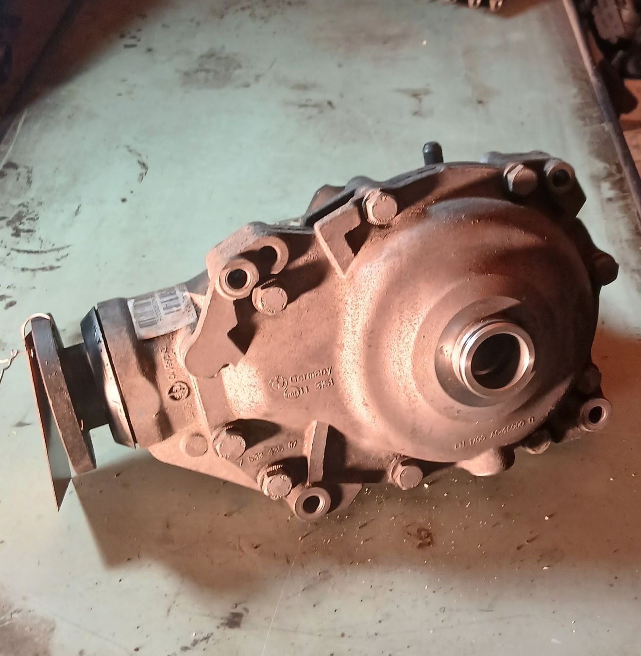 BMW Tutti pezzi di ricambio auto: Différentiel avant BMW E91 325 – Usato da la heutte venduto da Auto-stock 1