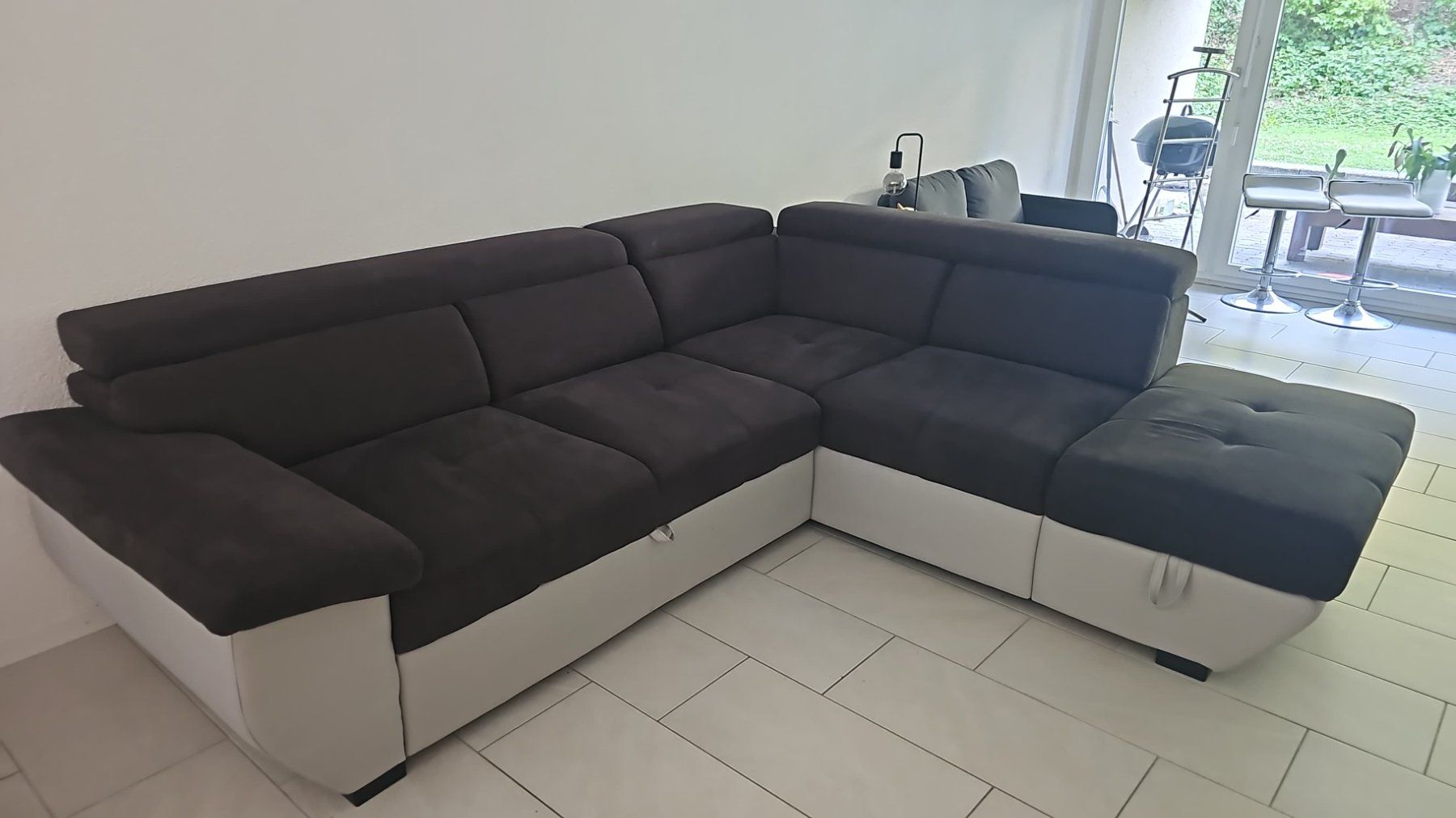 Sofas: Corner sofa with sleeping function and storage good cond. – D'occasion à Baden par mar_2m6r
