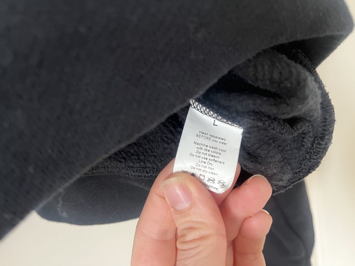 Maglioni & Felpe: Black Cropped Half-Zip Fleece Pullover - Size L eher klein – Usato da Küssnacht am Rigi venduto da Roxxy 1