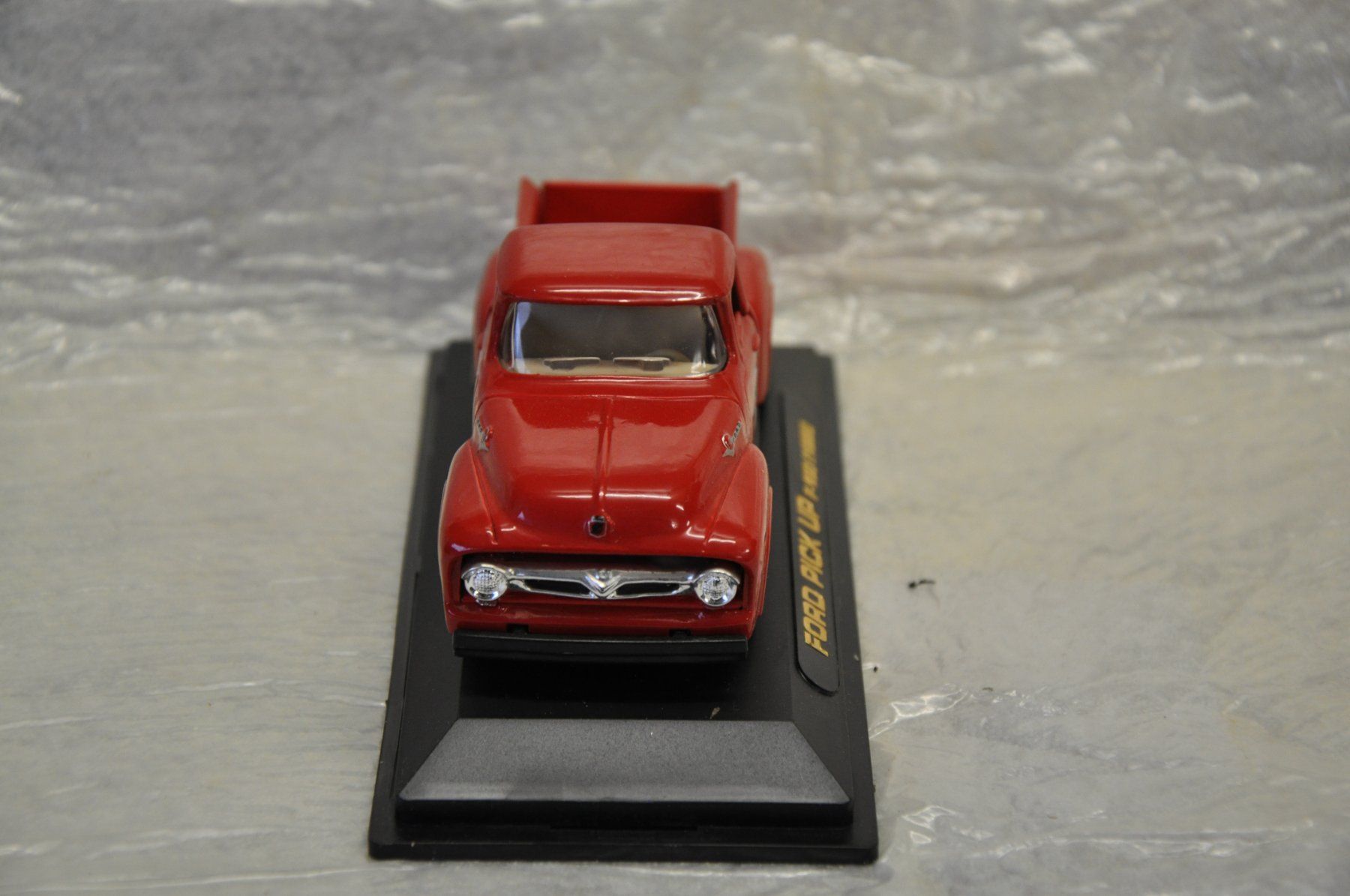Ford Modellini d'auto: Ford Pickup – Nuovo e nell'imballaggio originale da Ebnat-Kappel venduto da Aallerlei 2