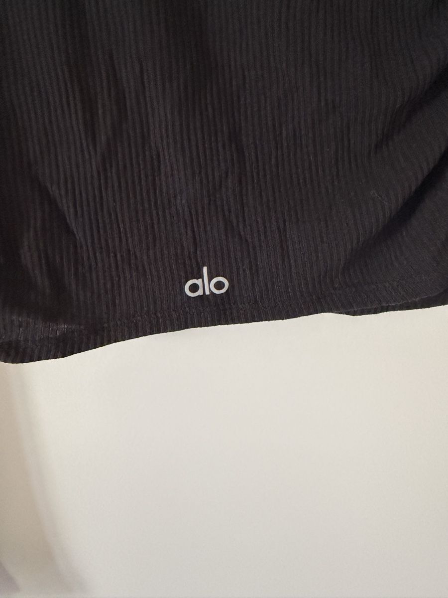 Alo Yoga Tops: Alo Yoga top long sleeves – Gebraucht aus Zürich von ajoaxyz 7