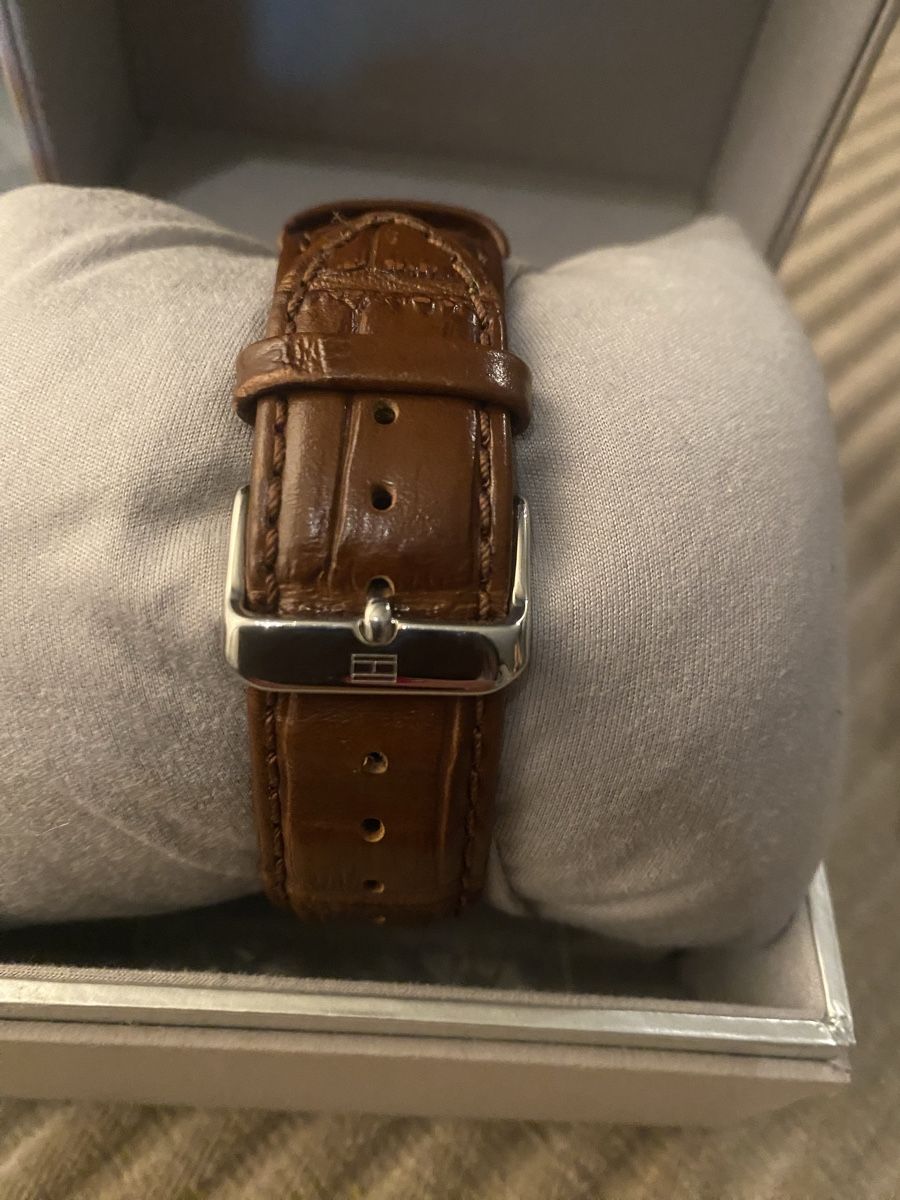 Tommy Hilfiger Orologi: Schöne und edle Tommy Hilfiger Uhr – Usato da Holziken venduto da ilaaisa 1