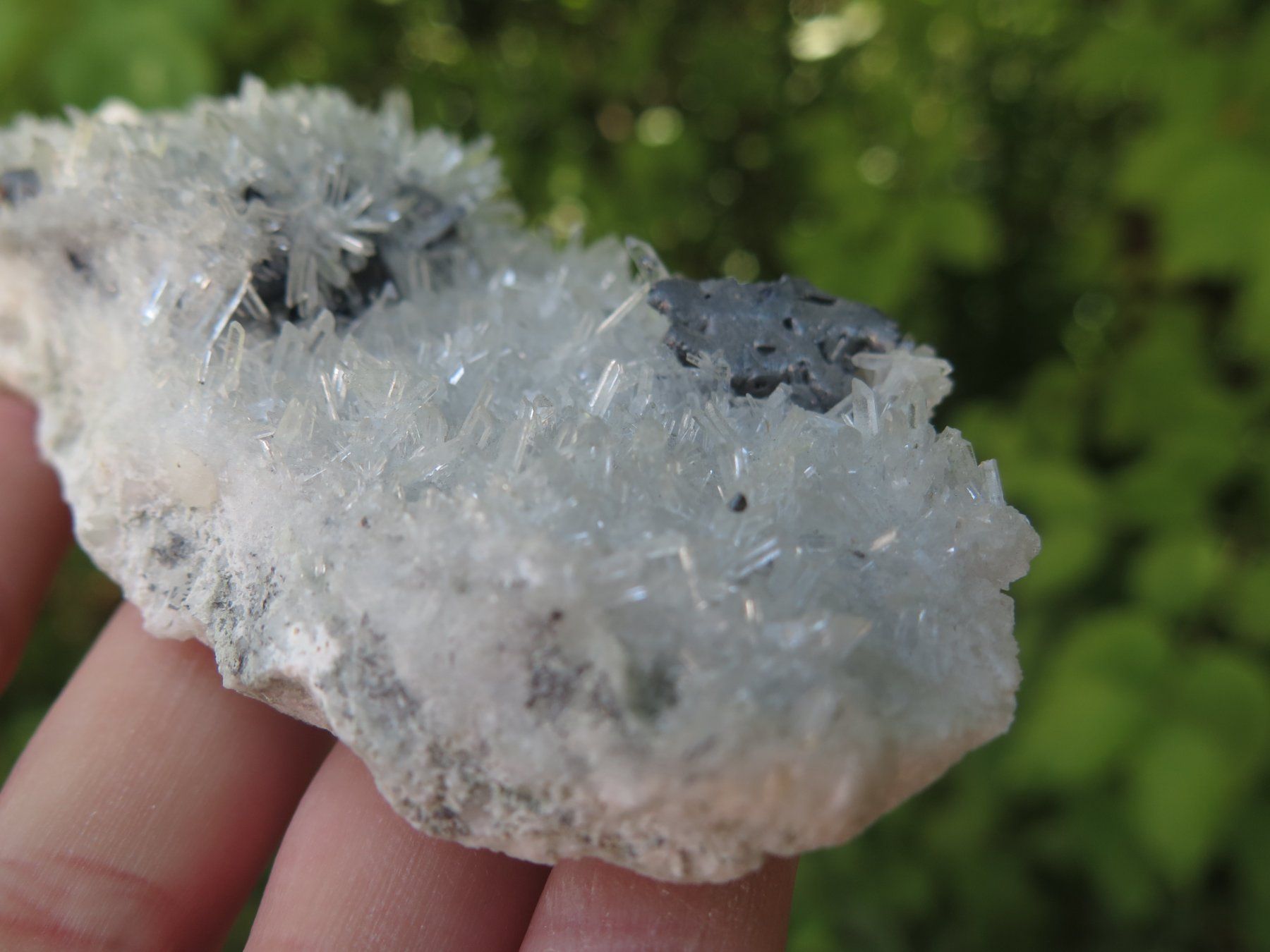 Minerali & Pietre curative: Nadelquarz mit Galena – Usato da Schaffhausen venduto da Yamakana51L8736OQ8 5
