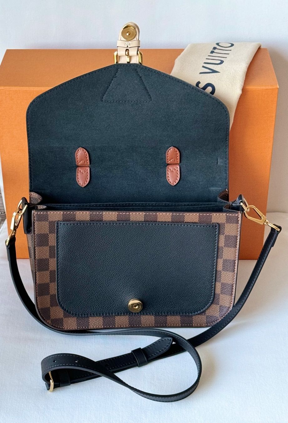 Louis Vuitton Borse da donna: Louis Vuitton Beaumarchais Black – Usato da Reinach AG venduto da RobbisB 5
