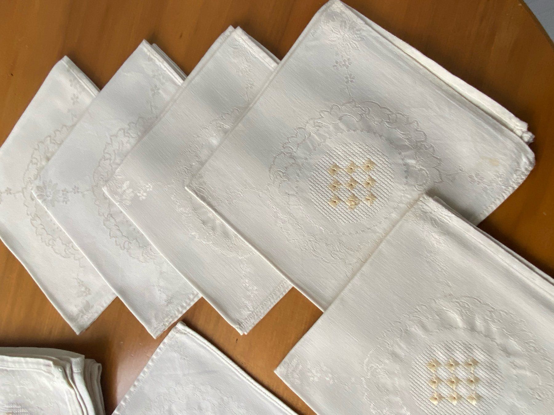 Coperte: DAMAST Tischtuch & 6 Servietten – Usato da Uster venduto da Koralle6 3