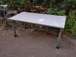 Lista Office Schreibtisch / Bürotisch