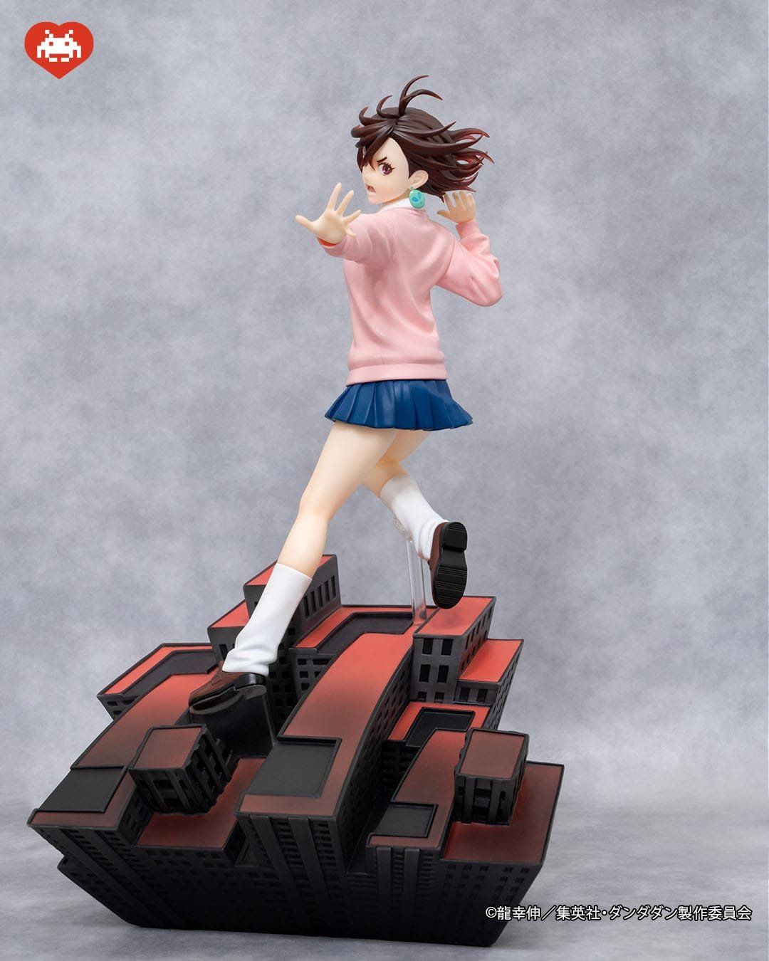 Statuette: Dandadan statuette PVC Dressta Momo 23 cm – Nuovo e nell'imballaggio originale da St-Imier venduto da ATTAKSHOP 5