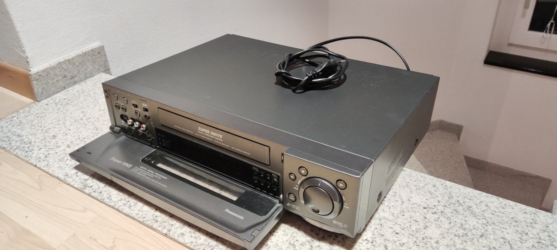 Panasonic Registratori: PANASONIC Super VHS-Videorecorder NV-HS950 – Usato da Schongau venduto da Retro_Shop 3