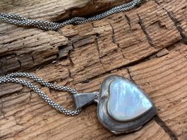 Antikes Medaillon in Sterlingsilber mit Perlmutt